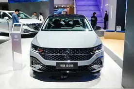 新款上汽大众朗逸正式上市，新增1.5T动力，售价12.09万-15.19万图片