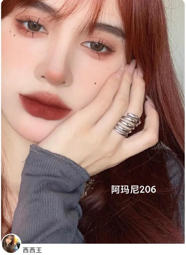 ������ǣ�������Ұ�����ı���ں�ɫ�Űɣ���������