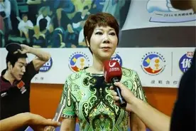 初代乒坛大魔王：许昕的恩师，拿了59个冠军，年近60仍旧美艳动人图片