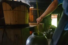 北京67岁老爷子为喝好酒，自购设备酿酒，喝了3天便出事，为啥？图片