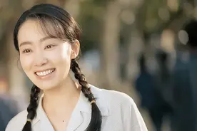 2年后的张小斐，从爆红到被“打回原形”，是娱乐圈的“悲哀”！图片