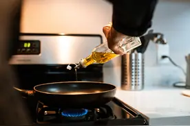 同是油，有什么差别？各种食用油功效、用途一次学会图片