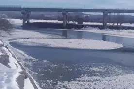 “中国冷极”再现冰圆盘图片