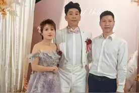 恭喜！香港知名男星与三婚妻子补办婚礼，57岁老来得子如愿当爸图片