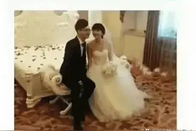 河南21岁大学生看上了同学的妈妈：第一眼就被雪白皮肤迷住了！图片