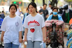 《万唯初中基础知识》和《初中知识清单》怎么选？详细对比请收藏图片