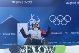 初上雪场，滑雪板选择单板还是双板好？冬奥裁判刘鑫为您解析图片