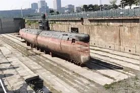 “长城191号”潜艇年底就可以开放参观，系首艘公开展示的035G型潜艇图片