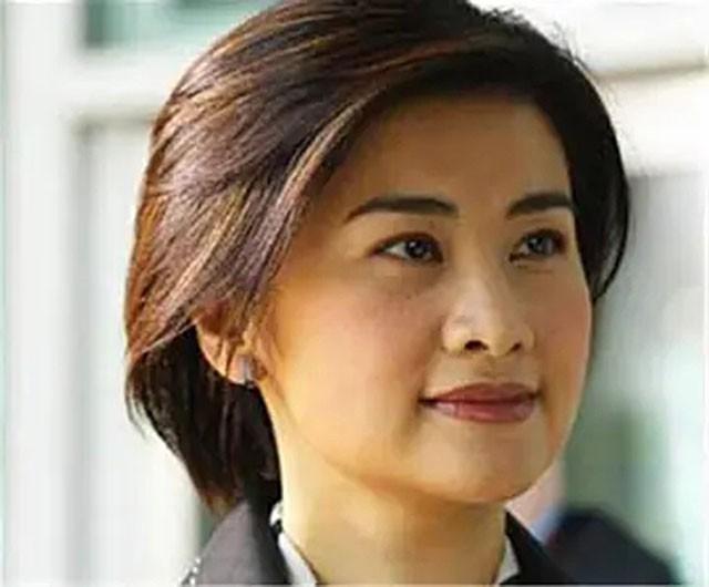 吴小莉：从“港漂”到华人女性杰出代表，缘何嫁大自己25岁老公？