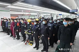 体制内上班，看看哪些部门要穿工作服？样式还不错图片