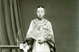 李鸿章小妾冬梅有多美？1864年的留影，16岁她樱桃小嘴，美艳动人图片