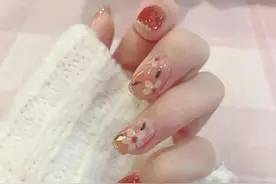 指甲也会“呼吸”！别再做美甲了，那是关上了肝气疏解的小天窗图片