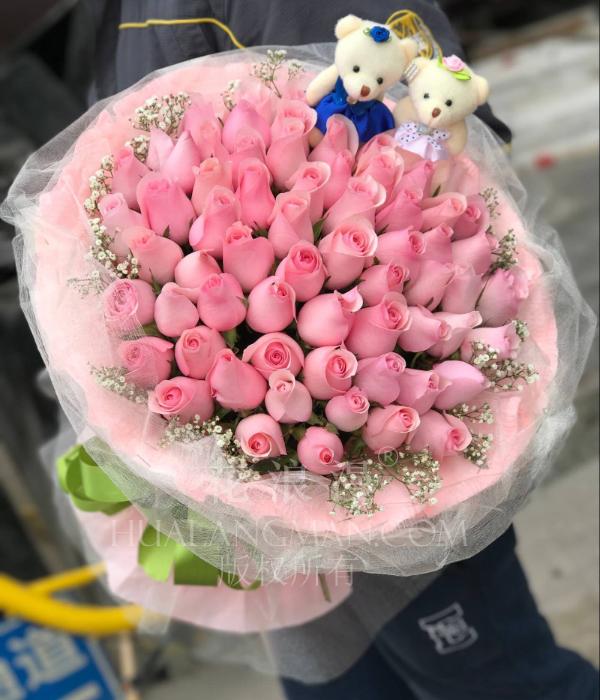 给女朋友送花送红玫瑰还是粉玫瑰?