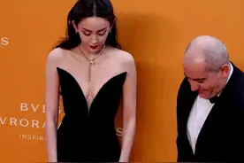 曝光！新疆女星惨遭渣男泄露私照，令人震惊！图片