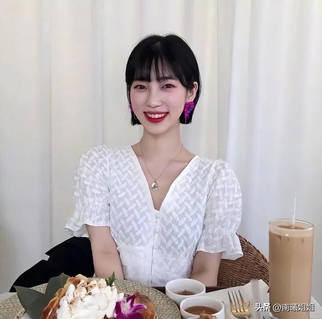 大圆脸减龄短发发型图片,2023年最火的发型都在这里,时尚还修颜,快来