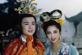 徐少华：拒绝朱琳，巅峰时娶丑妻，恩爱39年，如今靠商演养家图片