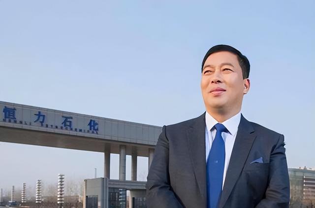 中国女首富换人！年入7800亿，超华为成最大民企，她哪来这么多钱
