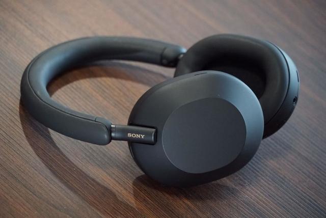 有种要跟苹果耳机拼命的架势，谈索尼WH-1000XM5与LinkBuds S