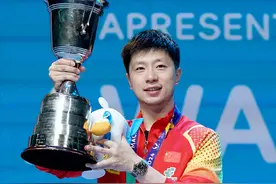 马龙4-3逆转林高远，三夺世界杯男单冠军，发文庆贺：12年也是一个轮回，感谢没有放弃的自己图片