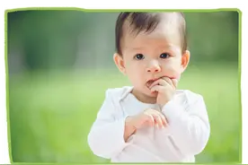 那些喜欢啃指甲的孩子，到底怎么了？92%的父母还停留在这个误区图片