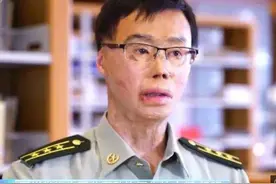 1995年，兵哥哥梁强为救27名乘客重度烧伤，女友始终不离不弃图片