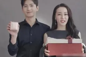 近日杨洋正在追迪丽热巴七个月 迪丽热巴杨洋公布恋情是真的吗图片
