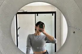 何雯娜为父母买大别墅，婚后常带女儿住娘家！与梁超已分居半年图片