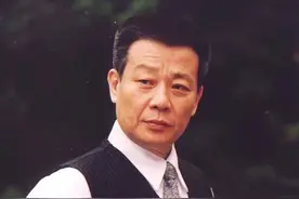 坐拥双妻的演员寇世勋，受访时说：下辈子不会娶两个老婆，太累了图片
