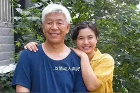 倪萍宋丹丹都是苦命人，其老搭档命好？为何他哭诉身后有10多匹狼图片