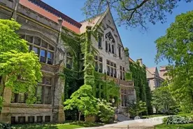 最新！创新再升级！芝加哥大学2025年入学文书题目揭晓图片