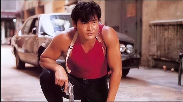 《逃学威龙》31年主创命运坎坷迥异，两人涉及重案，8人遗憾离世