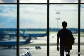 在柬埔寨当“大哥”，回国后成“外卖小哥”图片