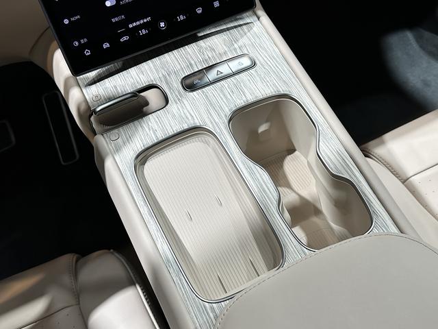 新车 | 售45.8万元起，增曙光金外观/配置升级，2023款ET7开启交付