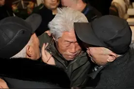 陕西老兵误入印度，滞留54年娶当地妻子，回国后含泪吃7碗手擀面图片