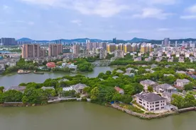 外地人补缴社保即可买房，南京为了楼市有多拼图片