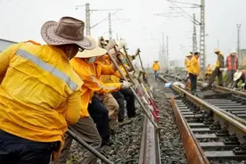 我国每年报废百万吨旧铁轨！为何回收率不高？不会造成资源浪费吗图片