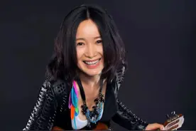 6次登上春晚，爱上恩师臧天朔却险些丧命，如今55岁活出自我图片