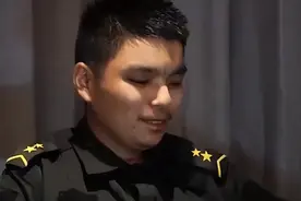 29岁小伙恋上50岁大妈，花61万遭质疑，大妈：难道追我不该花点钱图片