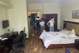 男子“英雄救美”，诱骗女孩卖淫“还债”！5人已被逮捕图片