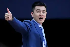 “CBA第一帅”杨鸣婚变时间线曝光，数次起诉离婚：2019年就因“离婚纠纷”起诉妻子，女方2021年仍晒全家福图片