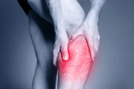 睡觉时腿抽筋，别再以为只是“缺钙”！提醒：3种疾病你要关注图片