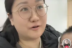 跨越2000公里，36岁妈妈带脑瘫女儿到青岛求医，被实在山东人暖到了！图片