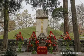 中国最大家族墓地，占地近3000亩每天游客过万，距今已有两千多年图片