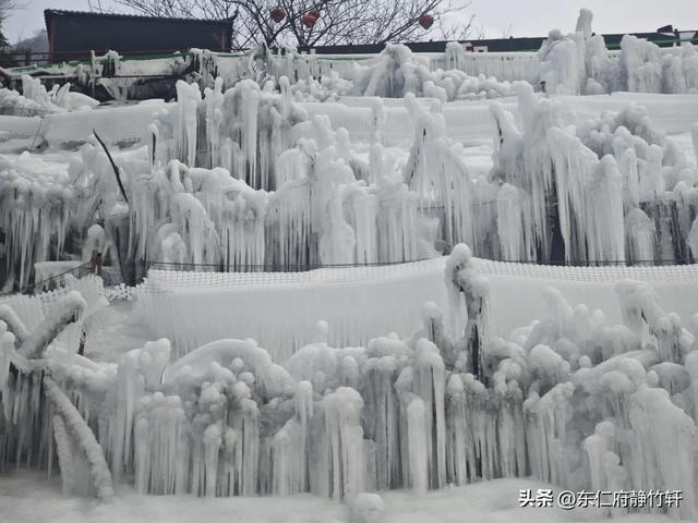 金龙峡冰崖飞瀑赋 文/李景宁