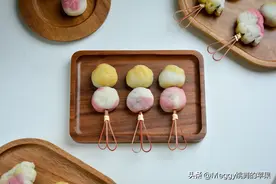 不需烤箱就能吃上的冰皮月饼，香甜软糯冰冰凉，中秋节就吃它图片