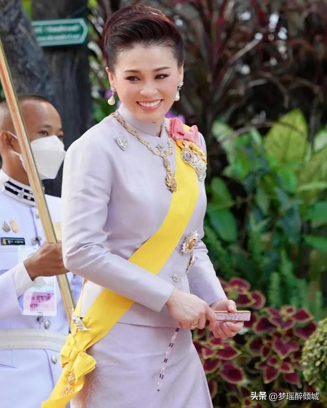 泰国新王后苏提达有多爱珍珠,看一下这位养珠大户的珠宝盒
