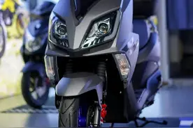 一万元内好看好用的踏板，铃木UY125图片