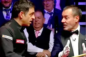 专注的奥沙利文开无敌模式，和裁判起冲突，罗伯逊看热闹不嫌事大图片