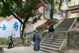 央视纪录片《一代大师》来清源山拍摄图片