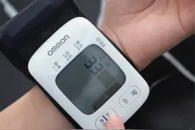 心血管疾病的保护神器—欧姆龙血压仪图片